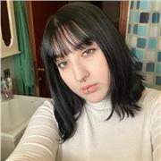 Diplomata in Lingue offre ripetizioni di lingua inglese per studenti delle scuole medie e superiori